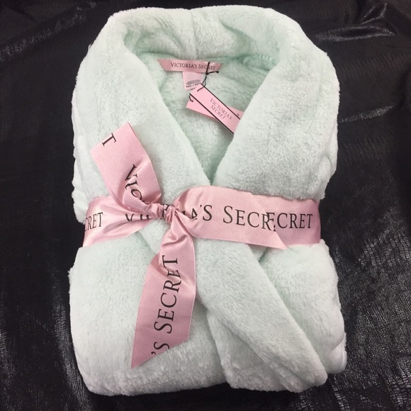 Victoria's Secret Other - Victoria’s Secret Jade Cozy Robe. W4